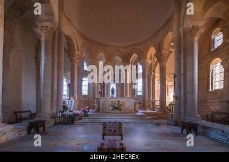 France, Nievre, Saint-Révérien, village sur la via Lemovicensis ou Vezelay Way, l'une des voies principales vers Saint-Jacques de Compostelle, église romane Saint-Révérien du 12th siècle, site de Clunac Banque D'Images