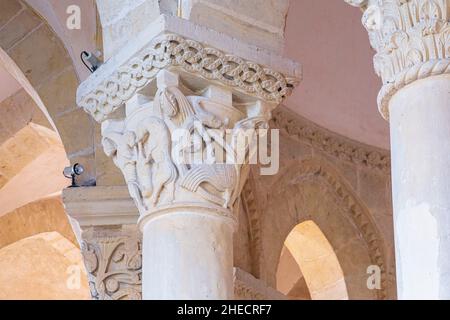 France, Nievre, Saint-Révérien, village sur la via Lemovicensis ou Vezelay Way, l'une des voies principales vers Saint-Jacques de Compostelle, église romane Saint-Révérien du 12th siècle, site de Clunac Banque D'Images