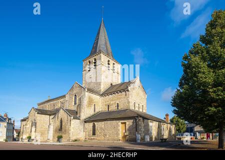 France, Nièvre, Saint-Pierre-le-Moutier, scène sur la via Lemovicensis ou Vezelay, l'une des voies principales vers Saint-Jacques-de-Compostelle, église Saint-Pierre Banque D'Images