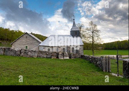 France, Ain, massif du Jura, haut Valromey les plans d'Hotons, paysages sur les plateaux, la chapelle du Retord Banque D'Images