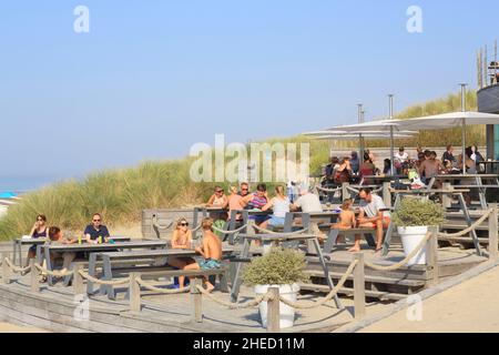 Belgique, Flandre Occidentale, Bredene, Twins Club, Beach club au bord de la mer du Nord Banque D'Images