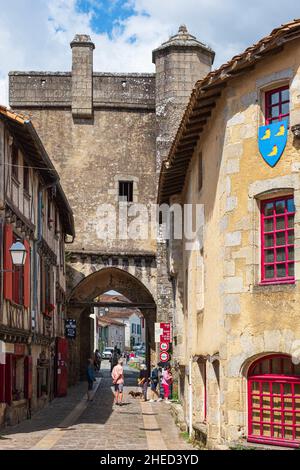 France, deux-Sèvres, Parthenay, prenez l'un des chemins de Saint-Jacques-de-Compostelle (chemin Plantagenet), porte de Saint-Jacques Banque D'Images