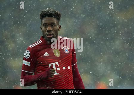 Ukraine, Kiev - 23 novembre 2021.Alphonso Davies (FC Bayern Munich) lors du match entre le FC Dynamo Kyiv et le FC Bayern Munich, NSC Olympiyskiy Banque D'Images