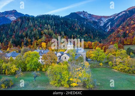 France, Hautes Alpes, Crots, abbaye notre Dame de Boscodon du 12th siècle (vue aérienne) // France, Hautes-Alpes (05), Crots, abbaye notre-Dame de B Banque D'Images