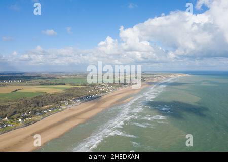 Cette photo de paysage a été prise en Europe, France, Normandie, vers Arromanches, Colleville,au printemps.Nous pouvons voir Omaha Beach célèbre pour son Amer Banque D'Images