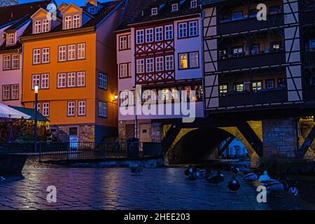 Pont commerçant illuminé à Erfurt Banque D'Images