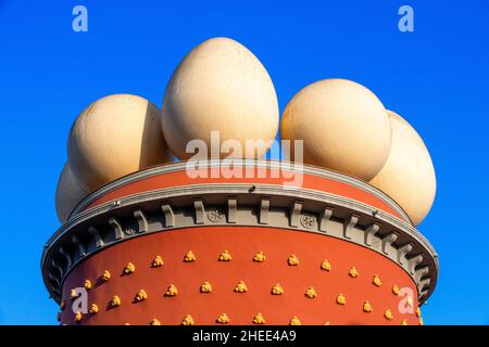 Façade du Théâtre du Musée Dali contenant les créations surréalistes de Salvador Dali, à Figueres, Catalogne, Costa Brava, Espagne Banque D'Images