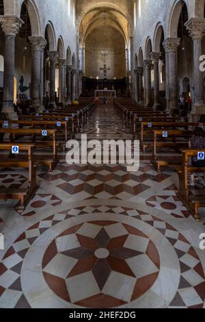 Intérieur de la cathédrale Todi, Ombrie, Italie Banque D'Images