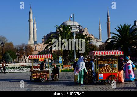 Aya Sofya est une ancienne église byzantine utilisée comme mosquée et musée aujourd'hui.Istanbul, Turquie. Banque D'Images