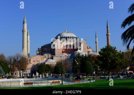 Aya Sofya est une ancienne église byzantine utilisée comme mosquée et musée aujourd'hui.Istanbul, Turquie. Banque D'Images