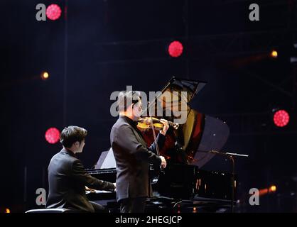 Dubaï, Émirats arabes Unis.11th janvier 2022.Photo prise le 10 janvier 2022 montre la représentation de gala du Pavillon de la Journée nationale de Chine au site de l'Expo 2020 Dubai à Dubaï, dans les Émirats arabes Unis.Crédit: Wang Dongzhen/Xinhua/Alay Live News Banque D'Images