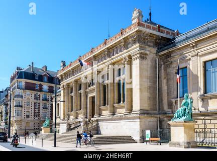 Façade du palais de justice du Havre, France. Banque D'Images