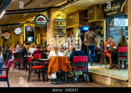 Restaurant Khubza & Seneya, Aqaba, gouvernorat d'Aqaba, Jordanie. Banque D'Images