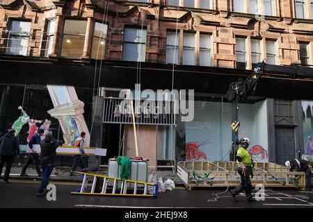 Ensemble de construction dans la région de Trongate de Glasgow, pour ce qui est censé être le set de film pour le nouveau film Batgirl.Date de la photo: Mardi 11 janvier 2022. Banque D'Images