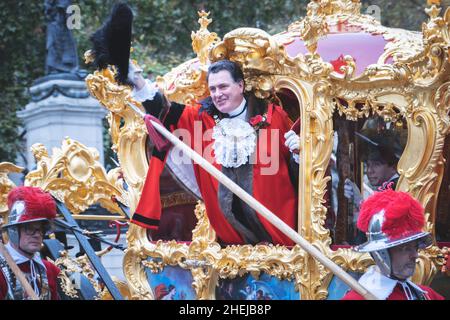 Vincent Keaveny, 693rd Lord Mayor of London dans son entraîneur d'État lors de son inauguration, Lord Mayor's Show, City of London Financial district, 2021 Banque D'Images