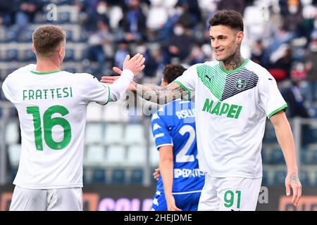 Stade Carlo Castellani, Empoli, Italie, 09 janvier 2022,Gianluca Scabacca (Sassuolo) célèbre après avoir marquant un but avec Davide Frattesi (Sassuolo Banque D'Images