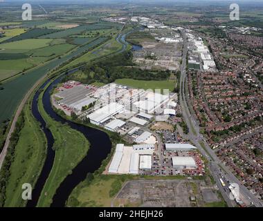 Vue aérienne vers l'est sur Wheatley Hall Road, Doncaster, South Yorkshire Banque D'Images