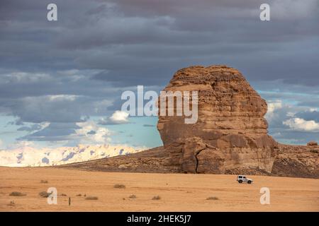 Conduite en voiture dans un paysage d'Al Ula, KSA Banque D'Images