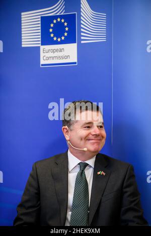 RIGA, LETTONIE.11th janvier 2022.Paschal Donohoe (sur photo), Ministre irlandais des finances, Président de l'Eurogroupe, lors d'une discussion avec Martins Kazaks, Gouverneur de la Banque centrale de Lettonie. Banque D'Images