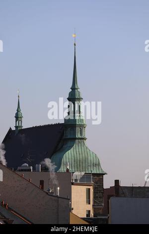 Blick über die Dächer von Görlitz nach der Frauenkirche Banque D'Images