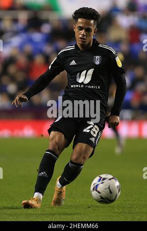 Reading, Royaume-Uni.11th janvier 2022.Fabio Carvalho de Fulham en action pendant le match.EFL Skybet Championship Match, Reading v Fulham au Select car Leasing Stadium à Reading le mardi 11th janvier 2022. Cette image ne peut être utilisée qu'à des fins éditoriales.Utilisation éditoriale uniquement, licence requise pour une utilisation commerciale.Aucune utilisation dans les Paris, les jeux ou les publications d'un seul club/ligue/joueur. photo par Steffan Bowen/Andrew Orchard sports photographie/Alay Live news crédit: Andrew Orchard sports photographie/Alay Live News Banque D'Images