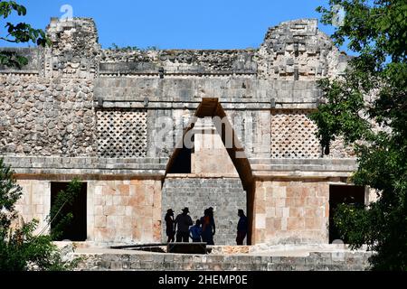 La nunnery Quadrangle (Cuadrangulo de las Monjas), Uxmal, ruines mayas, Yucatán, Mexique,Amérique du Nord, site du patrimoine mondial de l'UNESCO Banque D'Images
