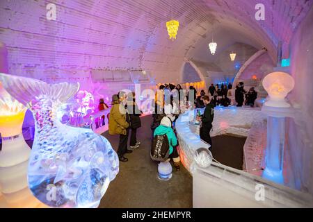 Fairbanks, MARS 20 2015 - vue intérieure du bar du musée de glace Aurora Banque D'Images