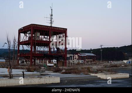 Minamisanriku 6 mois après le tsunami de 2011 a balayé la ville de Tohoku, montrant la dévastation dans les zones de basse altitude. Banque D'Images