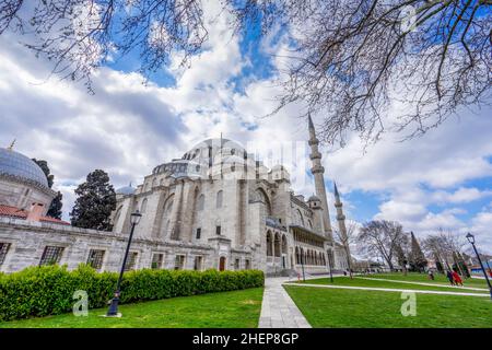 Vue latérale sur la mosquée Suleymaniye d'Istanbul.La mosquée de Suleymaniye est une célèbre mosquée en Turquie. Banque D'Images
