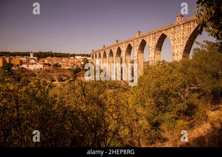 L'Aqueduto das Aguas Livres à Campolide dans la ville de Lisbonne au Portugal.Portugal, Lisbonne, octobre 2021 Banque D'Images