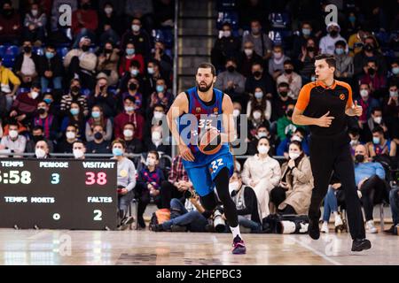 Barcelone, Espagne - 11 janvier 2022, Nikola Mirotic du FC Barcelone lors du match de basketball EuroLeague de Turkish Airlines entre le FC Barcelone et AX Armani Exchange Milan le 11 janvier 2022 au Palau Blaugrana à Barcelone, Espagne - photo: Javier Borrego/DPPI/LiveMedia Banque D'Images