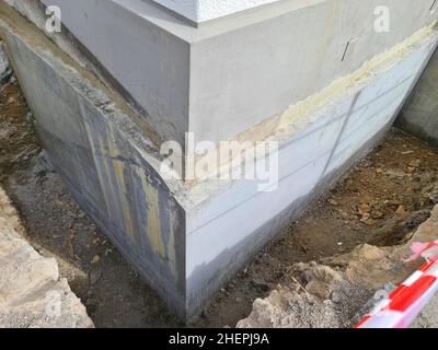 Mur de fondation rénové après des dégâts d'eau, Allemagne Banque D'Images