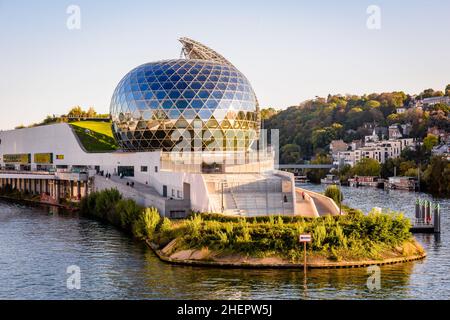 Vue générale du site de la Seine musicale situé sur la Seine près de Paris, France. Banque D'Images