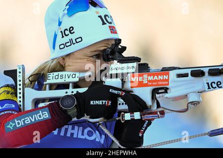 Ruhpolding, Allemagne.12th janvier 2022.Biathlon: Coupe du monde, sprint 7,5 km, femmes.Tiril Eckhoff de Norvège tournage au début.Credit: Sven Hoppe/dpa/Alay Live News Banque D'Images