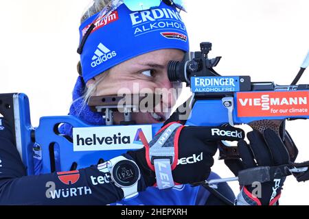 Ruhpolding, Allemagne.12th janvier 2022.Biathlon: Coupe du monde, sprint 7,5 km, femmes.Vanessa Hinz, d'Allemagne, a tiré au début.Credit: Sven Hoppe/dpa/Alay Live News Banque D'Images