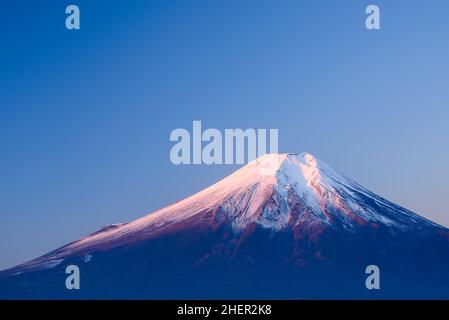 Red Fuji du village d'Oshino Banque D'Images