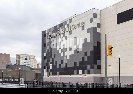 Ottawa, Canada - le 16 décembre 2021 : façade du Shaw Centre au centre-ville, près du pont Mackenzie King. Banque D'Images