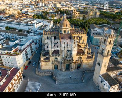 Vue aérienne de la cathédrale du Saint-sauveur dans la province de Jerez de la Frontera Cadix en Espagne.Catedral de Nuestro Señor San Salvador de Jerez de la fron Banque D'Images