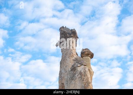 Cheminées de fées dans la vallée de Pasabag ou la vallée de Monks, Zelve Open Air Museum à Cappadoce, Turquie.Rochers en forme de champignons connus sous le nom de cheminées de fées. Banque D'Images