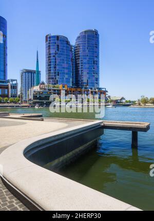 Perth, WA, Australie - Residential Towers et Ritz Carlton Hotel by Cotee Parker at Elizabeth Quay Banque D'Images