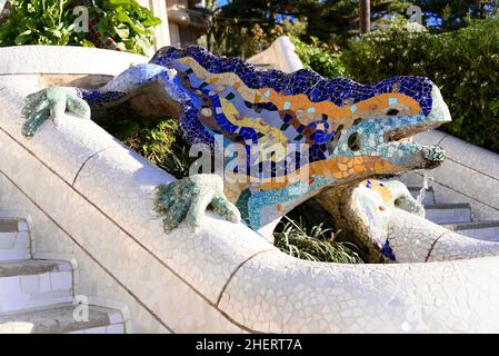 Dragon ou El drac de Mosaic, entrée principale, Parc Gueell, Barcelone, Catalogne,Espagne Banque D'Images