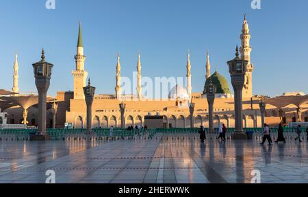 Median, Arabie Saoudite, 4th janvier 2022 : tôt le matin dans la mosquée du prophète Mahomet Banque D'Images