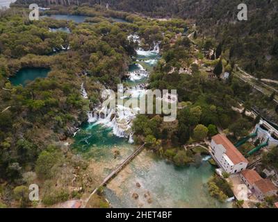 Vue aérienne des cascades, cascades dans le parc national de krk, Croatie Banque D'Images