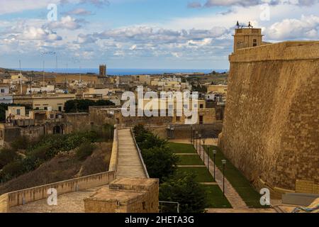 Vue sur la ville de Victoria à Gozo depuis la citadelle Banque D'Images