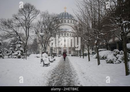 Hiver en Serbie : neige autour du Temple de Saint Sava, Belgrade Banque D'Images