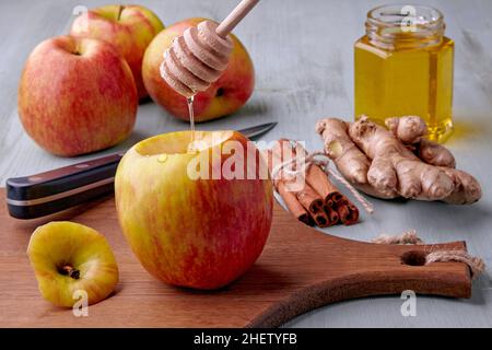 La pomme préparée pour la cuisson au four Banque D'Images