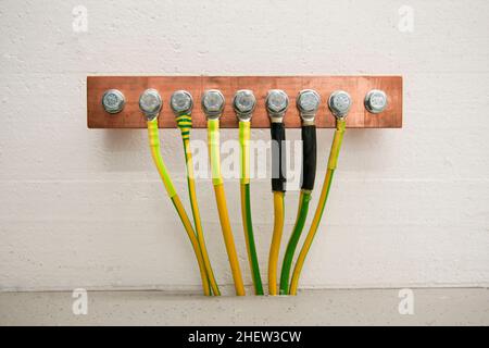 mise à la terre électrique dans une salle de serveurs informatiques Banque D'Images