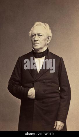 Edward Everett (1794-1865), américain, politicien, diplomate, pasteur,Éducateur et orateur, a servi comme représentant des États-Unis, sénateur des États-Unis, 15th gouverneur du Massachusetts, ministre des États-Unis en Grande-Bretagne, et secrétaire d'État des États-Unis, trois quarts de longueur Portrait, Charles DeForest Fredricks, 1861 Banque D'Images