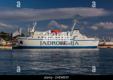SPLIT, CROATIE - 28 MAI 2019 : ferry MF Bartol Kasic dans le port de Split, Croatie Banque D'Images