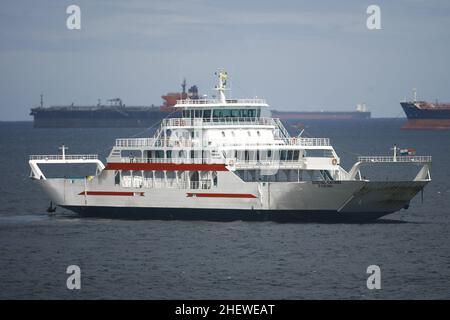 salvador, bahia, brésil - 19 août 2014 : bateau de ferry Dorival Caymmi près du terminal de Sao Joaquim à Salvador. Bateau de croisière pour le passage à l'i Banque D'Images